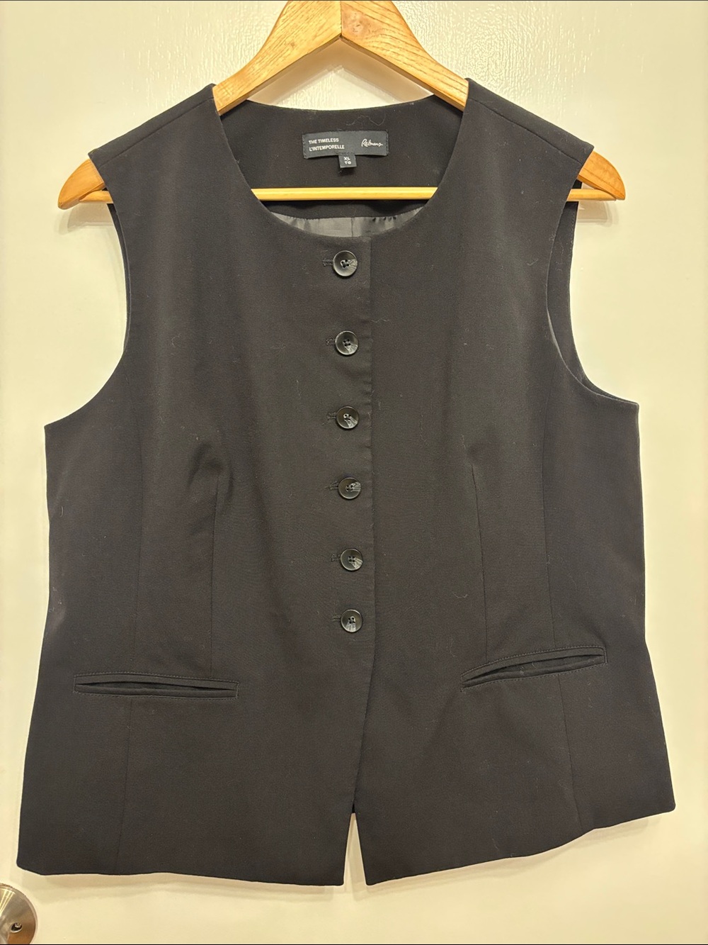 Reitmans Black Button-Front Sleeveless Vest